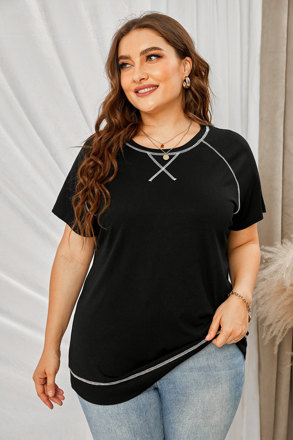 Plus Size Contrast Stitching Crewneck Tee--Trendsi